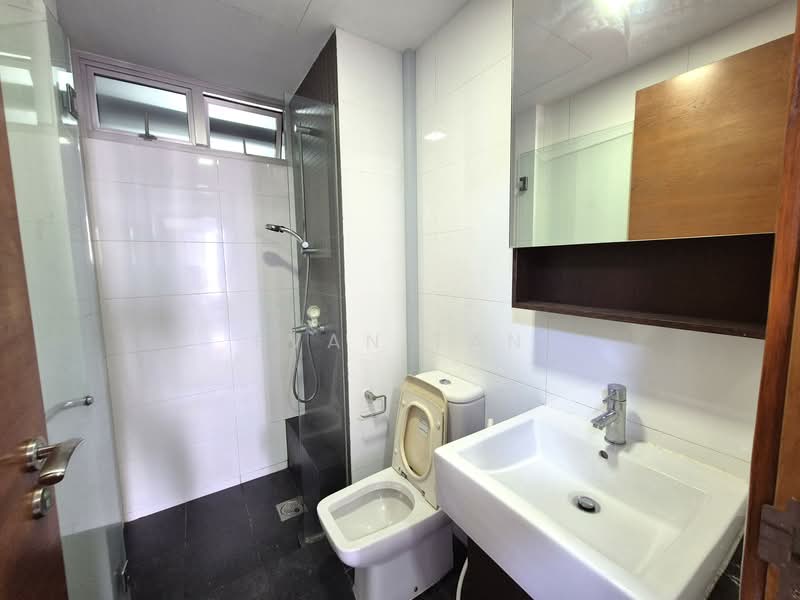 The Parc Condominium, 3 West Coast Walk, Room Rental, 150 sqft, Condominium For Rent, by Evan Tan, 500145766 - Bathroom - PropertyGuru.com.sg