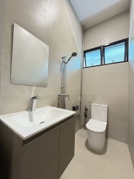 Jalan Seni, Capitol Park, , 5 Bedrooms, 4,401 sqft, Semi-Detached House For Rent, by KC Ng 黄庆宗, 500147657 - Bathroom - PropertyGuru.com.sg