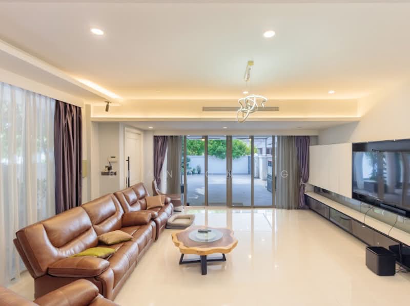 Homes at Eastwood Place, 8 Eastwood Place, 6 Bedrooms, 5,200 sqft, Terraced House For Sale, by Brandon Ng, 500148867 - Living Room - PropertyGuru.com.sg