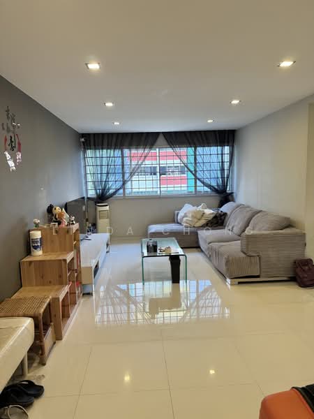 785 Yishun Avenue 2, 785 Yishun Avenue 2, 3 Bedrooms, 1,302 sqft, HDB Flat For Sale, by Linda Chong, 500152083 - Living Room - PropertyGuru.com.sg
