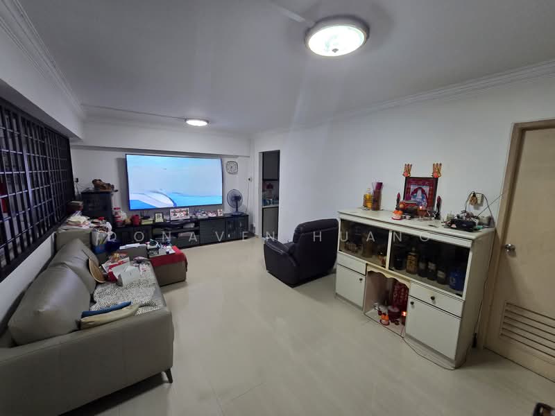 842 Woodlands Street 82, 842 Woodlands Street 82, 3 Bedrooms, 904 sqft, HDB Flat For Sale, by Donaven Huang, 500152516 - Living Room - PropertyGuru.com.sg