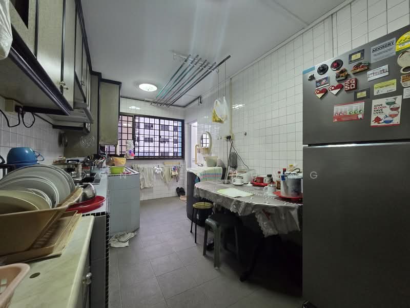 842 Woodlands Street 82, 842 Woodlands Street 82, 3 Bedrooms, 904 sqft, HDB Flat For Sale, by Donaven Huang, 500152516 - Kitchen - PropertyGuru.com.sg