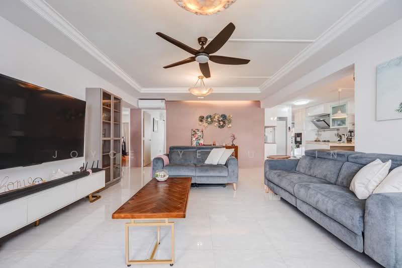 724 Pasir Ris Street 72, 724 Pasir Ris Street 72, 4 Bedrooms, 1,324 sqft, HDB Flat For Sale, by Joyce Lye Hui Xin, 500154927 - Living Room - PropertyGuru.com.sg