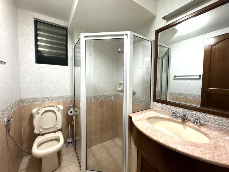 Westcove Condo, 10 West Coast Crescent, 2 Bedrooms, 1,098 sqft, Condominium For Sale, by Joyce Lye Hui Xin, 60078847 - Bathroom - PropertyGuru.com.sg