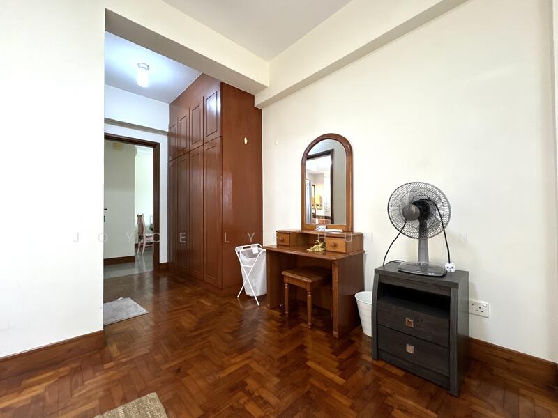 Westcove Condo, 10 West Coast Crescent, 2 Bedrooms, 1,098 sqft, Condominium For Sale, by Joyce Lye Hui Xin, 60078847 - Hallway - PropertyGuru.com.sg