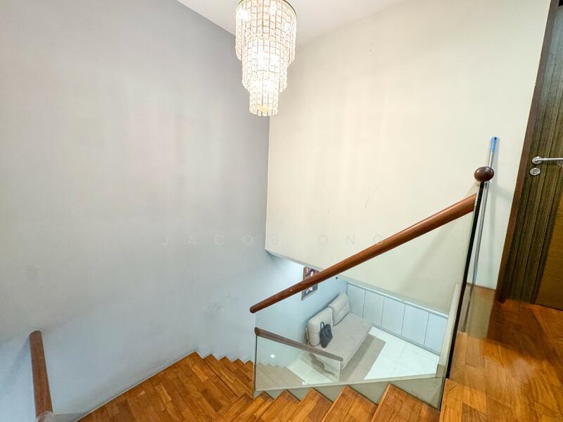 519 Serangoon North Avenue 4, 519 Serangoon North Avenue 4, 4 Bedrooms, 1,583 sqft, HDB Flat For Sale, by Jacob Ong, 60117380 - Stairs - PropertyGuru.com.sg
