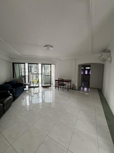 241 Compassvale Walk, 241 Compassvale Walk, 3 Bedrooms, 1,200 sqft, HDB Flat For Rent, by David Wee, 60123685 - Living Room - PropertyGuru.com.sg