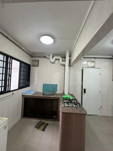 241 Compassvale Walk, 241 Compassvale Walk, 3 Bedrooms, 1,200 sqft, HDB Flat For Rent, by David Wee, 60123685 - Kitchen - PropertyGuru.com.sg