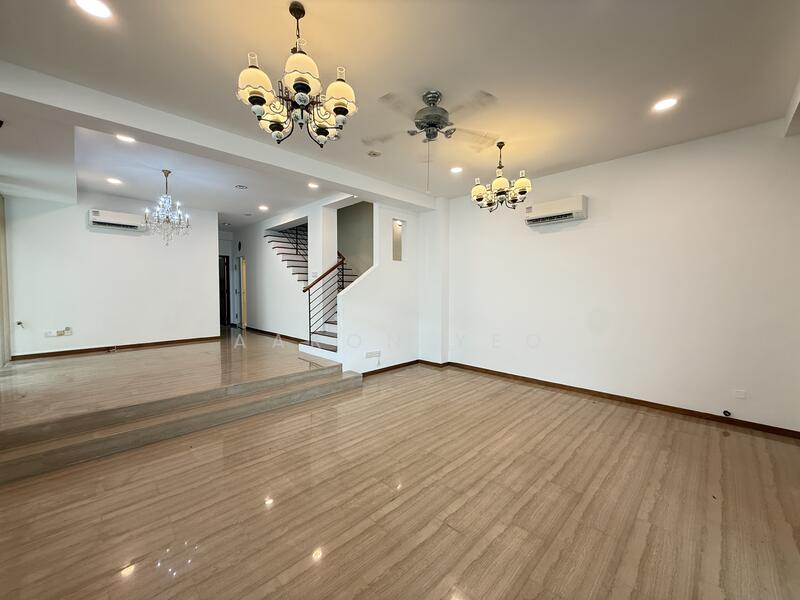 Serangoon Garden Estate, Corfe Place, 6 Bedrooms, 2,964 sqft, Semi-Detached House For Rent, by Aaron Yeo, 60154829 - Living Room - PropertyGuru.com.sg