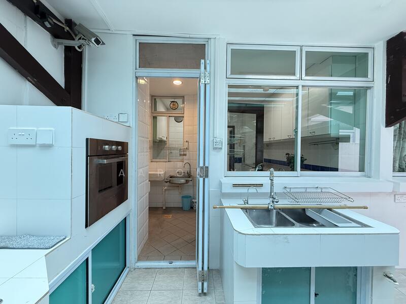 Serangoon Garden Estate, Corfe Place, 6 Bedrooms, 2,964 sqft, Semi-Detached House For Rent, by Aaron Yeo, 60154829 - Kitchen - PropertyGuru.com.sg