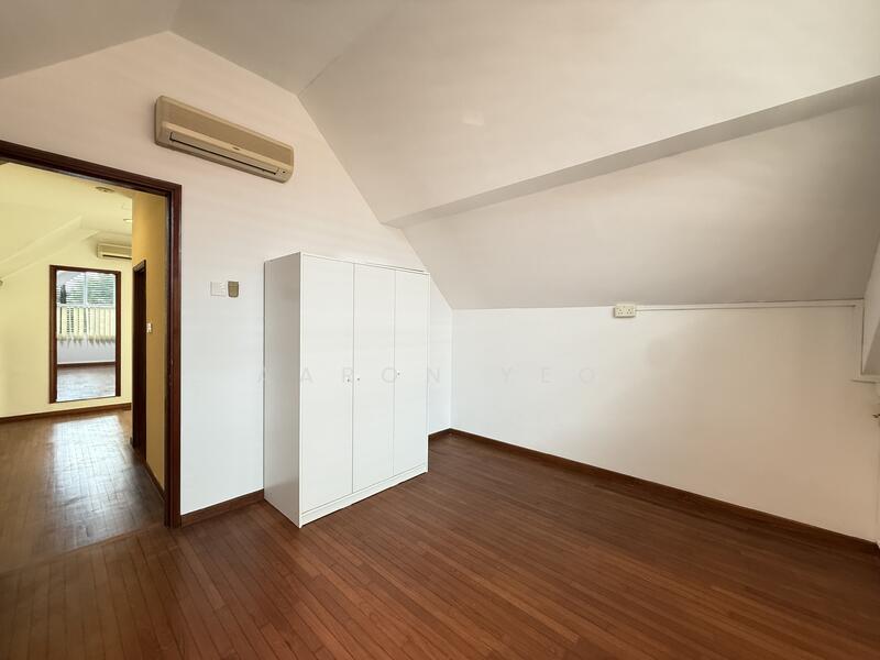 Serangoon Garden Estate, Corfe Place, 6 Bedrooms, 2,964 sqft, Semi-Detached House For Rent, by Aaron Yeo, 60154829 - Bedroom - PropertyGuru.com.sg