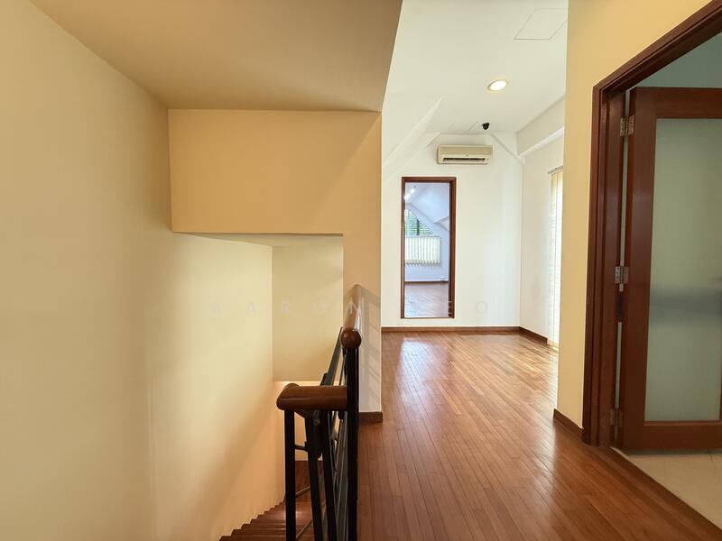 Serangoon Garden Estate, Corfe Place, 6 Bedrooms, 2,964 sqft, Semi-Detached House For Rent, by Aaron Yeo, 60154829 - Corridor - PropertyGuru.com.sg