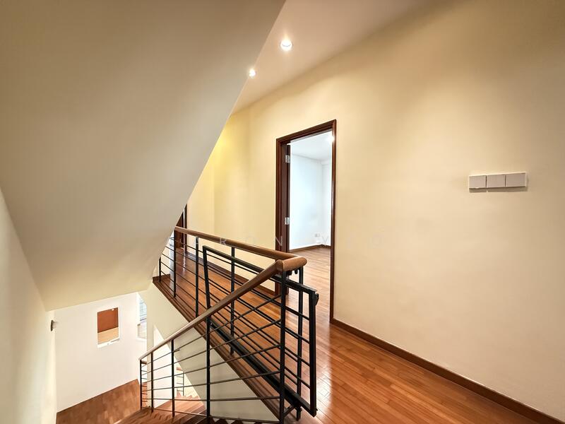 Serangoon Garden Estate, Corfe Place, 6 Bedrooms, 2,964 sqft, Semi-Detached House For Rent, by Aaron Yeo, 60154829 - Hallway - PropertyGuru.com.sg