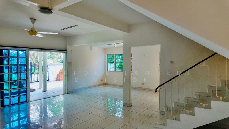 A Rare Gem: Elevated Bungalow Facing Expansive Park Vista, Ulu Pandan/Dunearn/Clementi, 6 Bedrooms, 3,800 sqft, Detached House For Sale, by WIL NG B Y, 60203743 - Living Room - PropertyGuru.com.sg