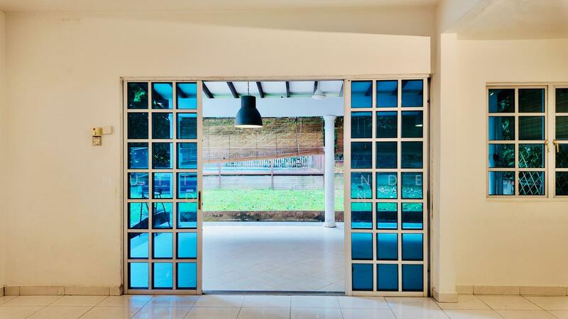 A Rare Gem: Elevated Bungalow Facing Expansive Park Vista, Ulu Pandan/Dunearn/Clementi, 6 Bedrooms, 3,800 sqft, Detached House For Sale, by WIL NG B Y, 60203743 - Living Room - PropertyGuru.com.sg