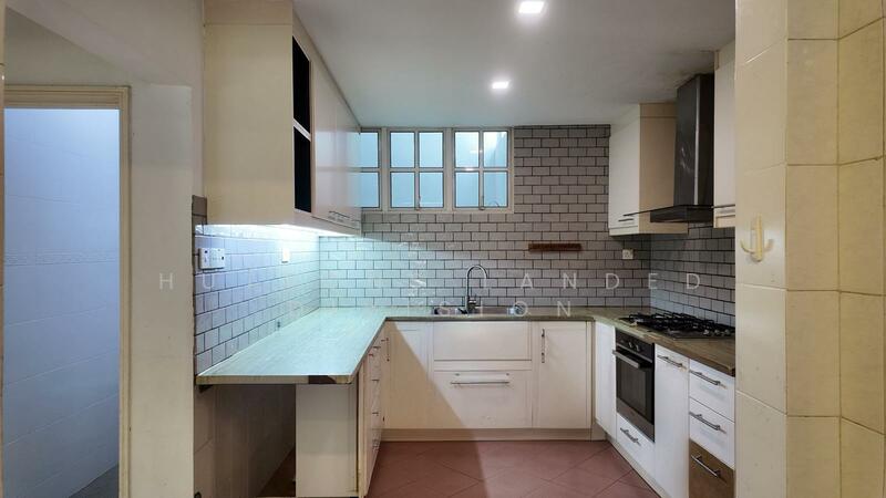A Rare Gem: Elevated Bungalow Facing Expansive Park Vista, Ulu Pandan/Dunearn/Clementi, 6 Bedrooms, 3,800 sqft, Detached House For Sale, by WIL NG B Y, 60203743 - Kitchen - PropertyGuru.com.sg