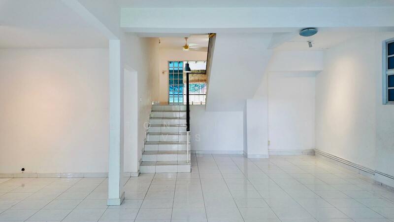 A Rare Gem: Elevated Bungalow Facing Expansive Park Vista, Ulu Pandan/Dunearn/Clementi, 6 Bedrooms, 3,800 sqft, Detached House For Sale, by WIL NG B Y, 60203743 - Living Room - PropertyGuru.com.sg