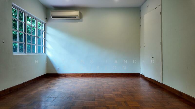 A Rare Gem: Elevated Bungalow Facing Expansive Park Vista, Ulu Pandan/Dunearn/Clementi, 6 Bedrooms, 3,800 sqft, Detached House For Sale, by WIL NG B Y, 60203743 - Living Room - PropertyGuru.com.sg