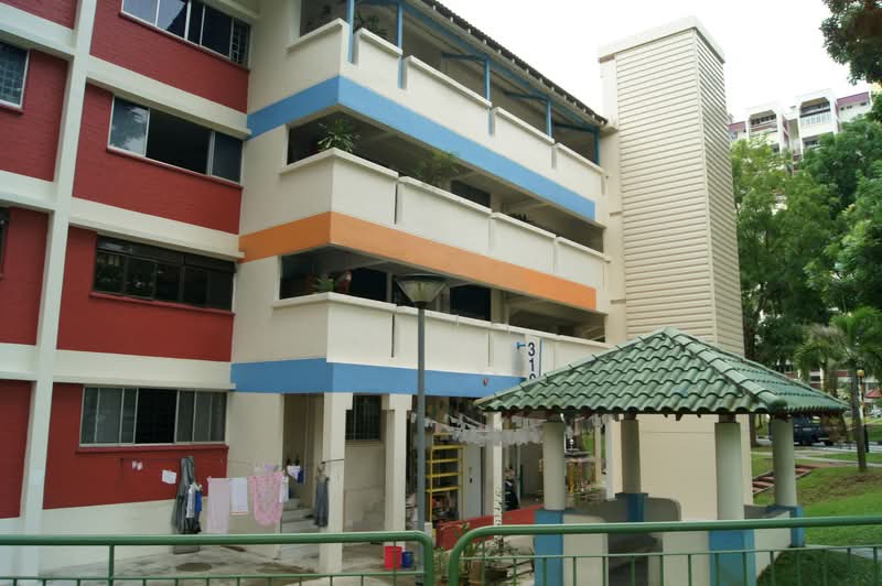 310 Bukit Batok Street 32, 310 Bukit Batok Street 32, Room Rental, 130 sqft, HDB Flat For Rent, by Adhana Kamis, 500156173 - PropertyGuru.com.sg