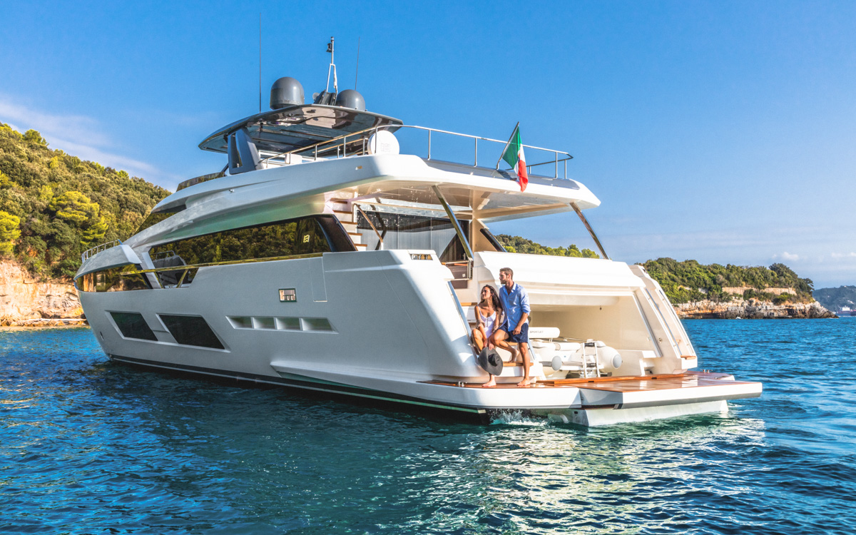 Cover-Photo_Ferretti-920_TheGridAsia_001.jpg