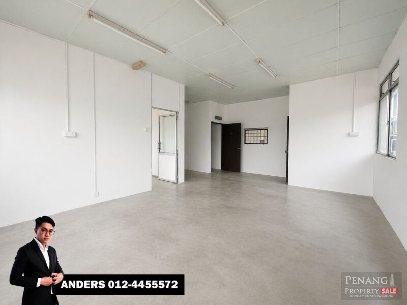 1.5 Storey Detached Factory For Rent @ But...